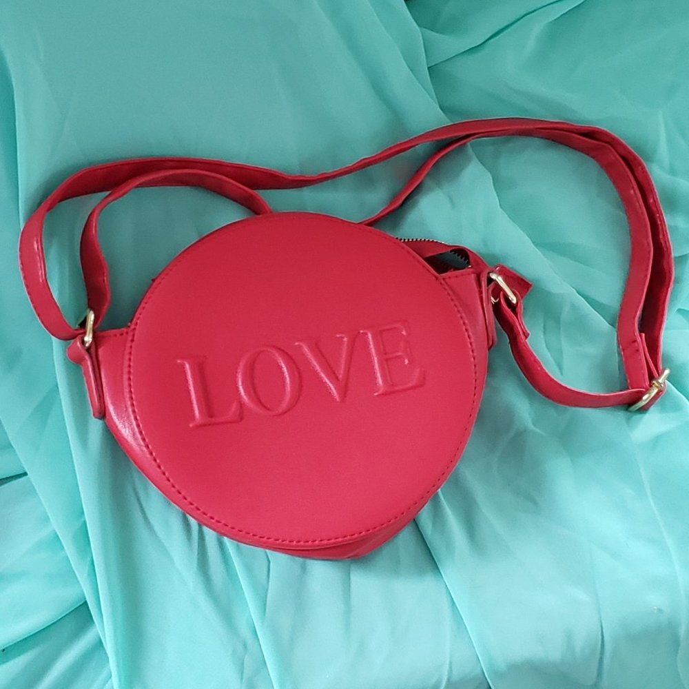 red love handbag